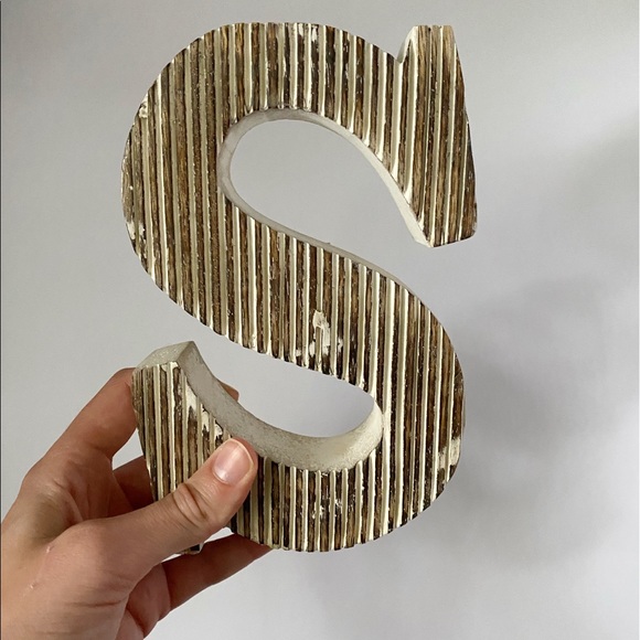 “S” Monogram Decor/Bookend 📚 💕3 items for $20💕 - Picture 2 of 4